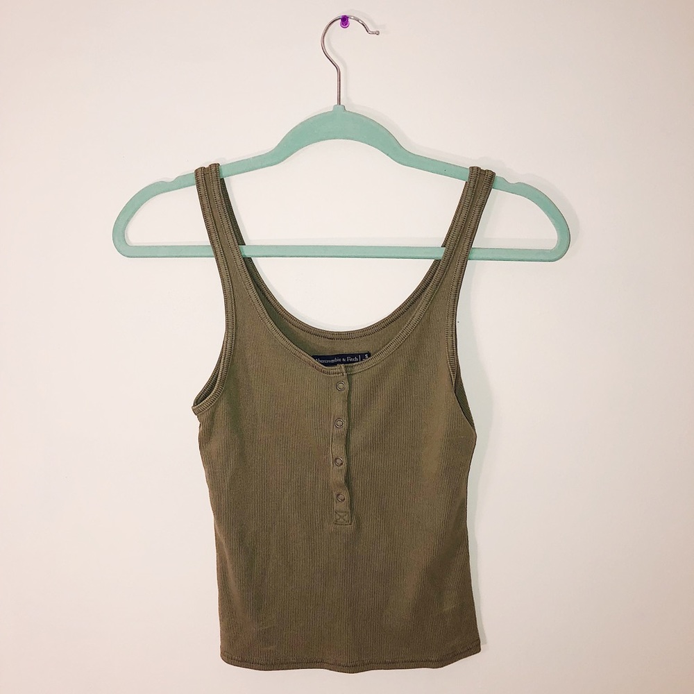 Cropped Army Green Buttoned Tank Top